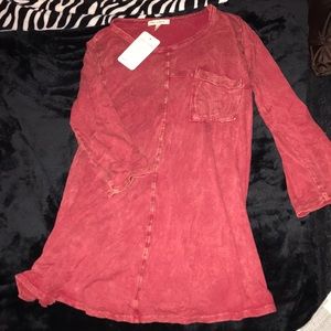 ‘Sheeran’ Top quarter sleeve size S. Color: Wine